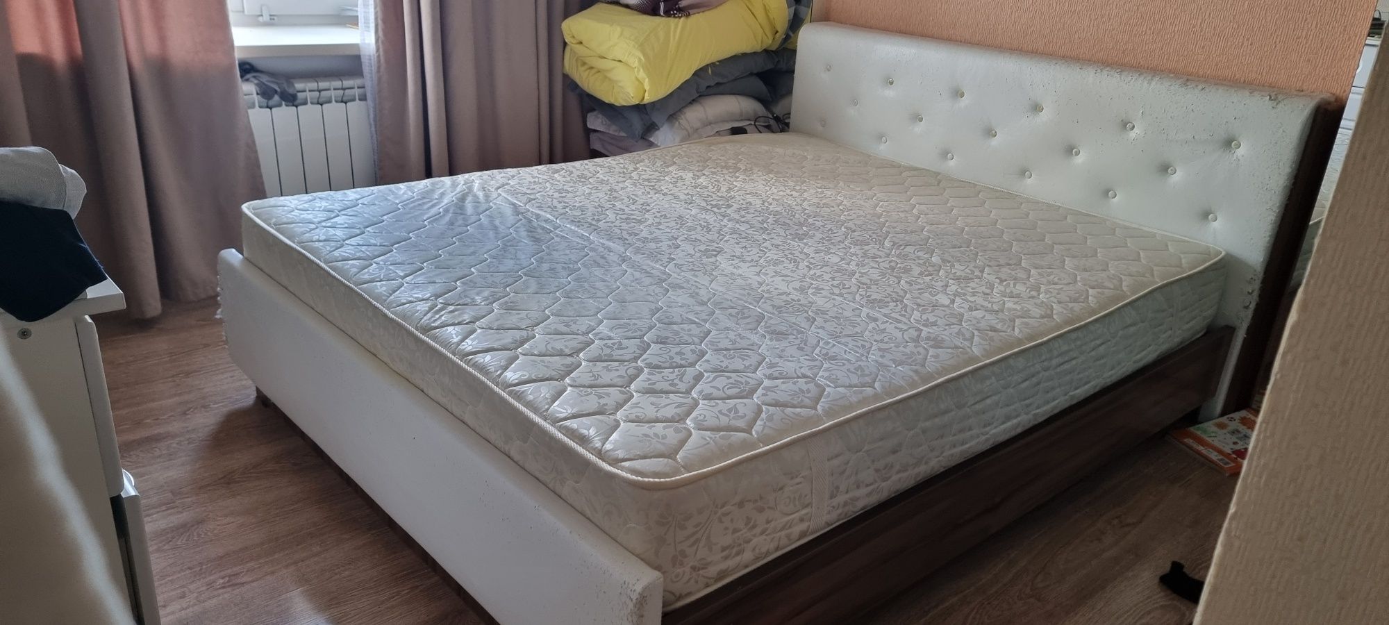 Продам 2-у спальную кровать
