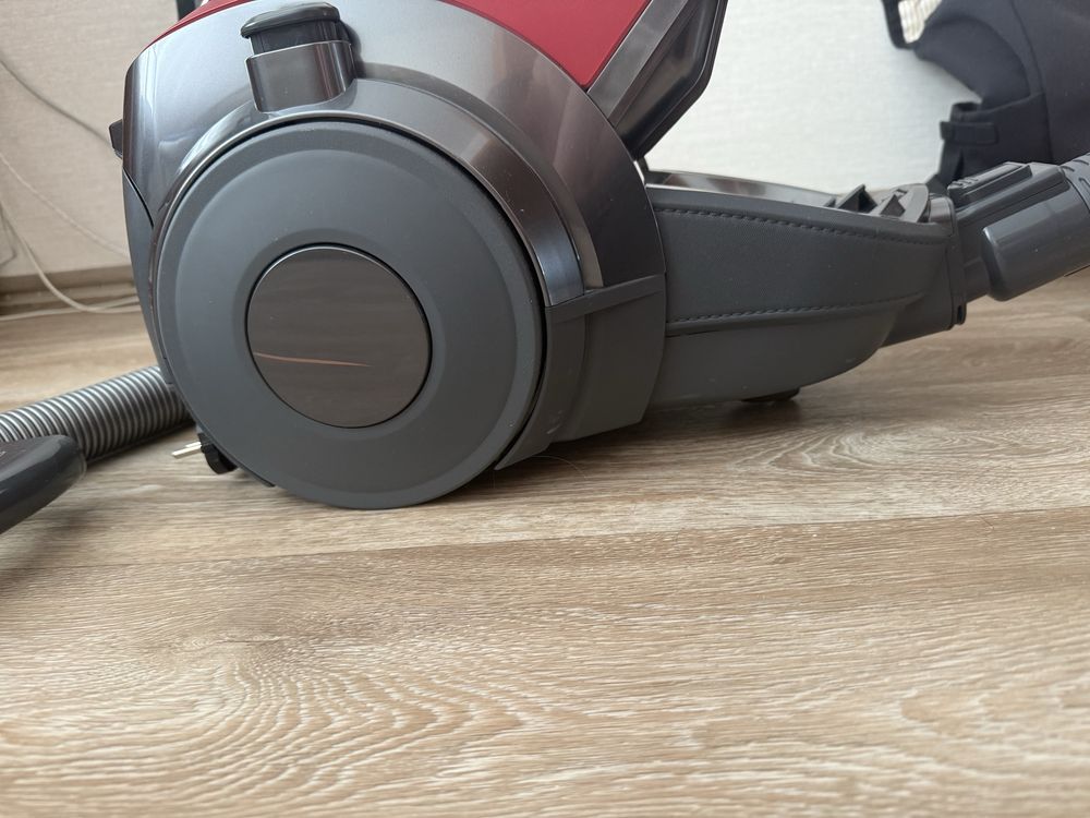 Пылесос LG Kompressor, VC83209UHA, 420 Вт