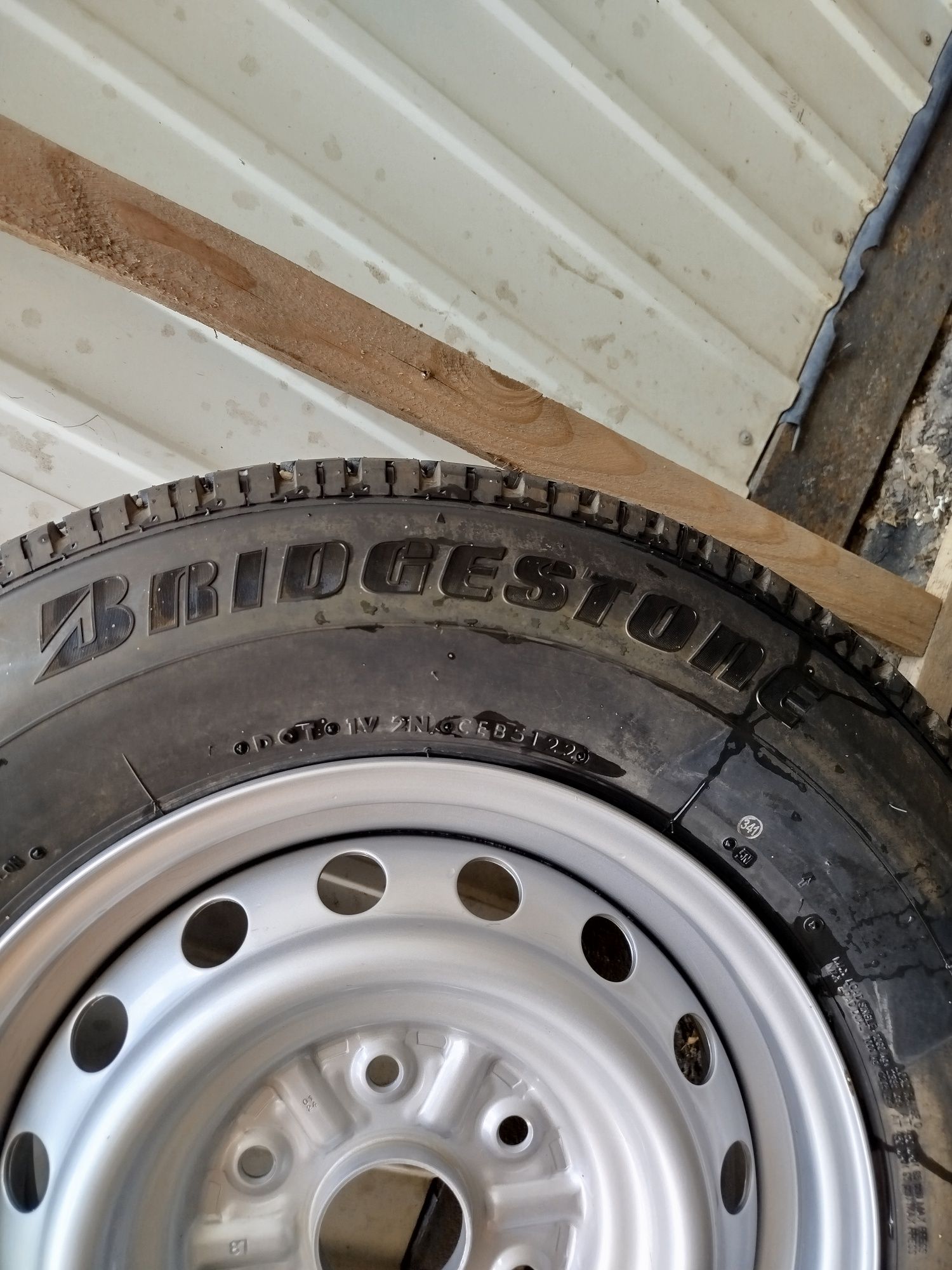Продам колесо в сборе на Mitsubishi Pajero,L 200 ,r16