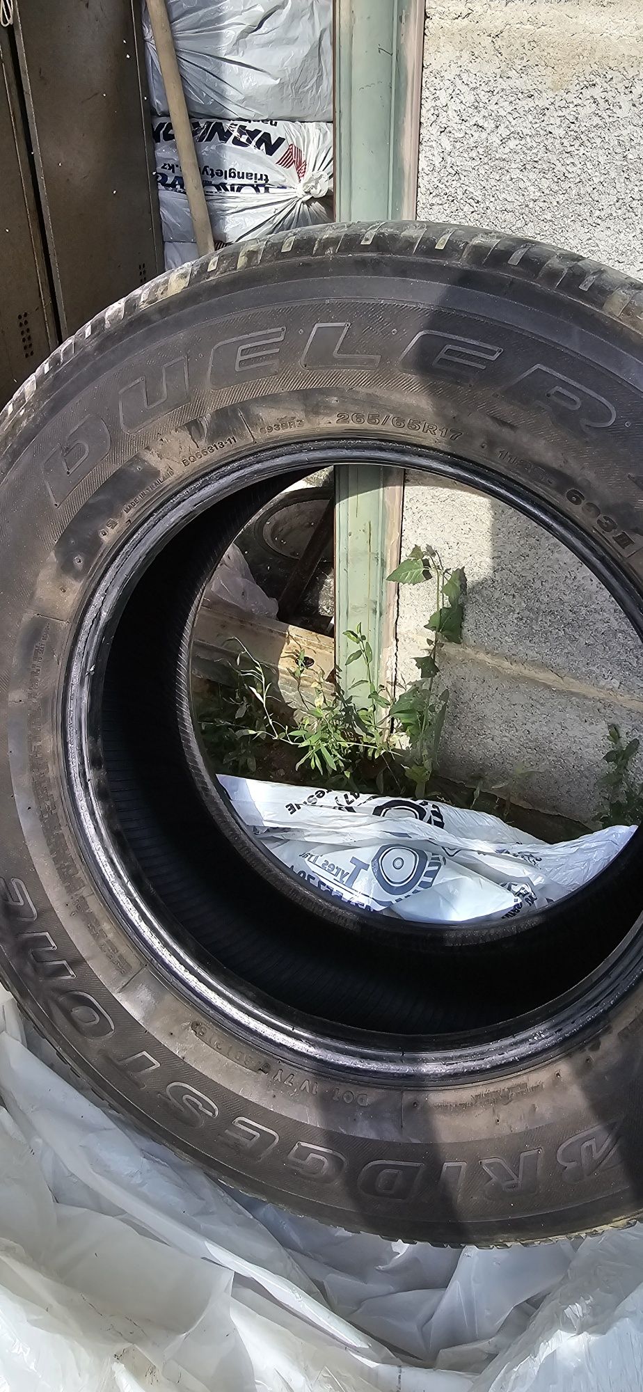 Шины Bridgestone летние 265/65/17 в комплекте