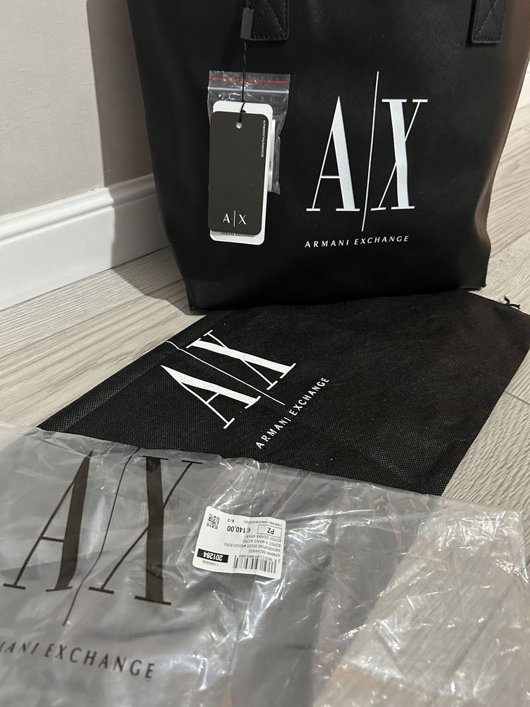 Продам сумку Armani Exchange