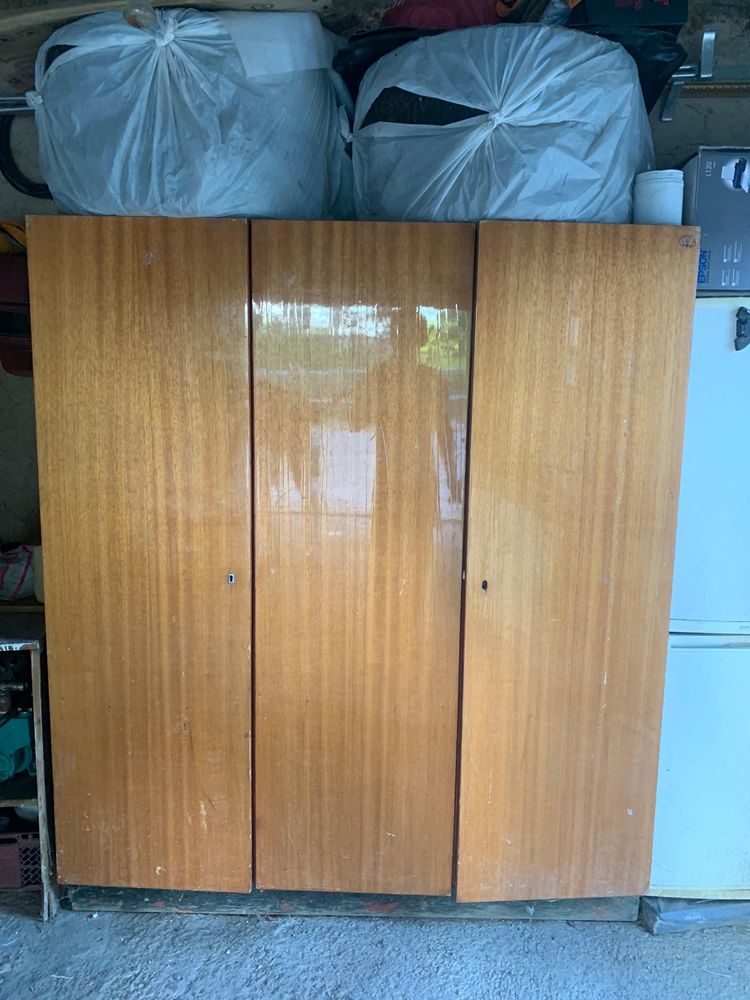 Продается шкаф советский