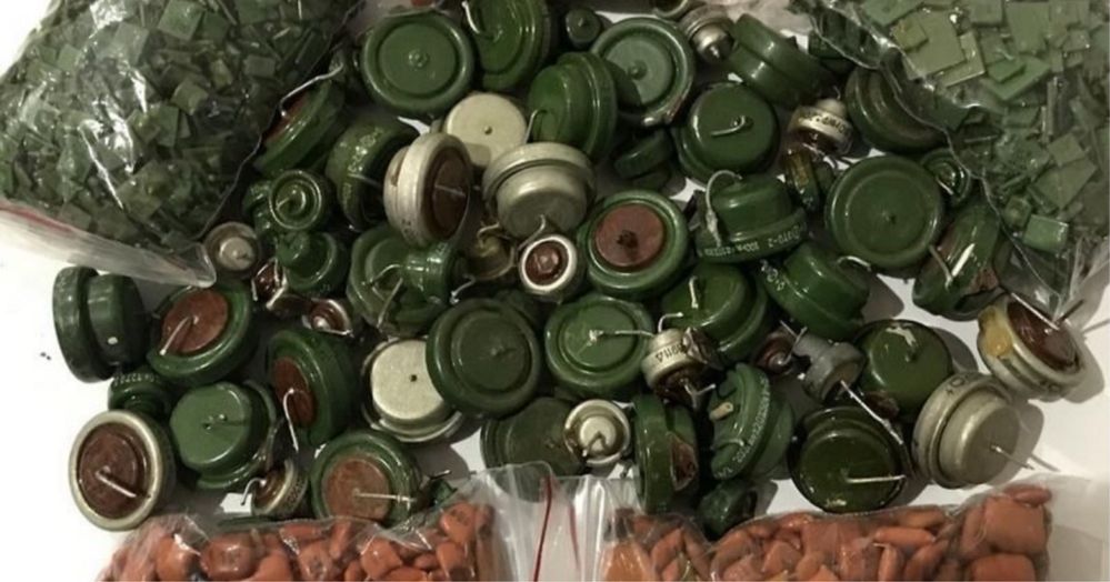 Принимаем миксрохемы конденсаторы транзисторы разъемы серебро