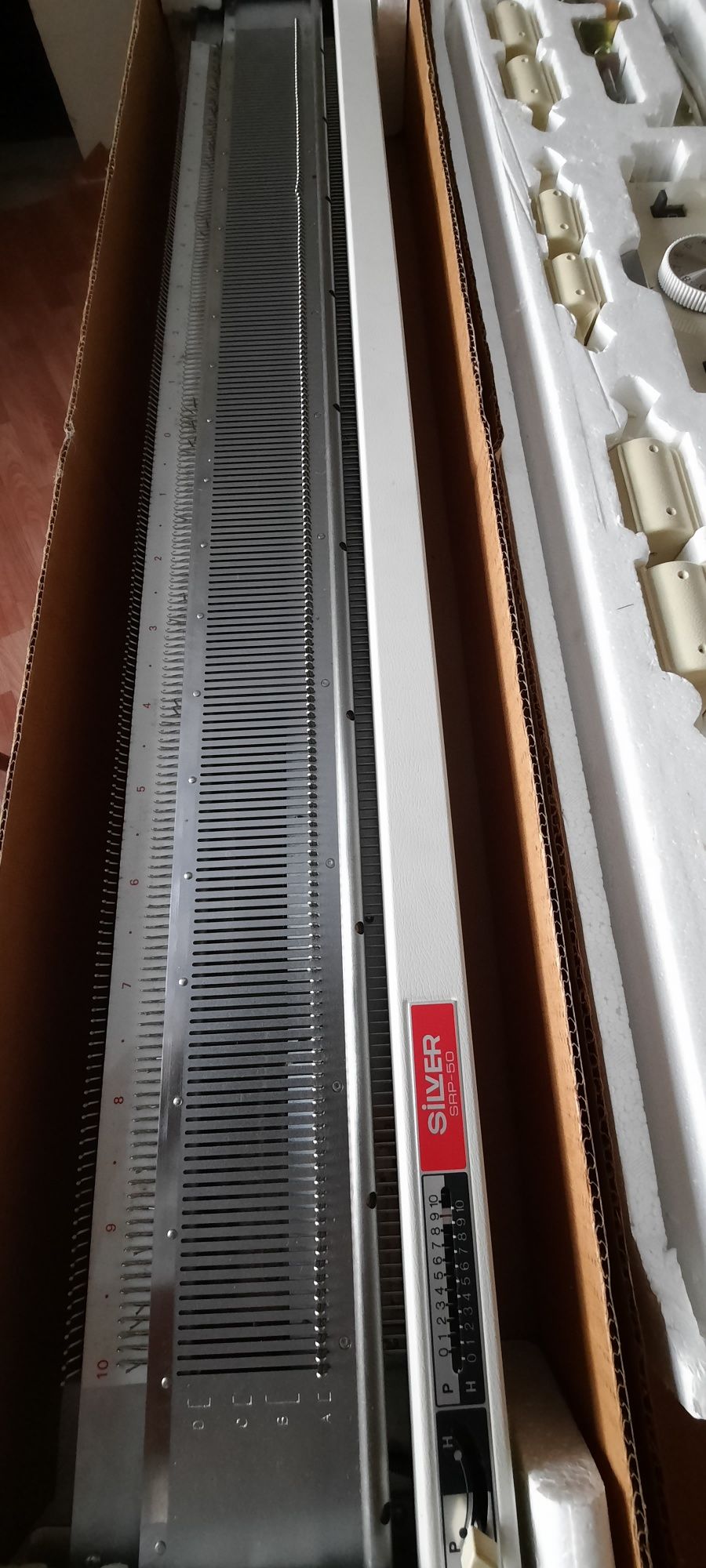 Продам вязальную машину Silver reed srp 50