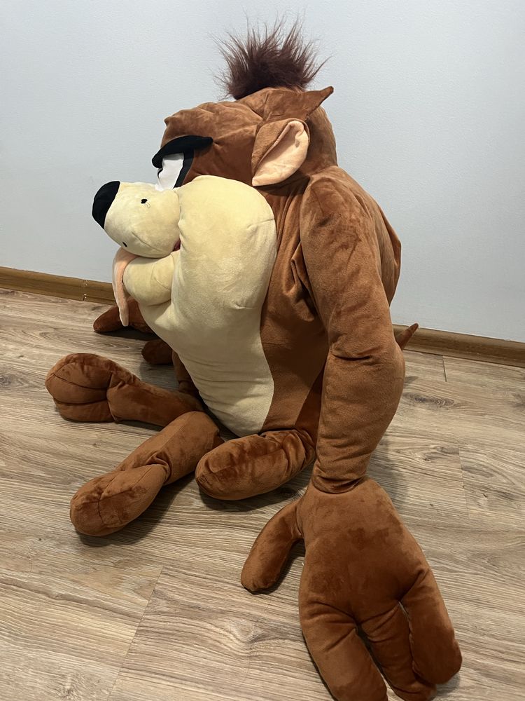 Продаю большую мягкую игрушку Таз
