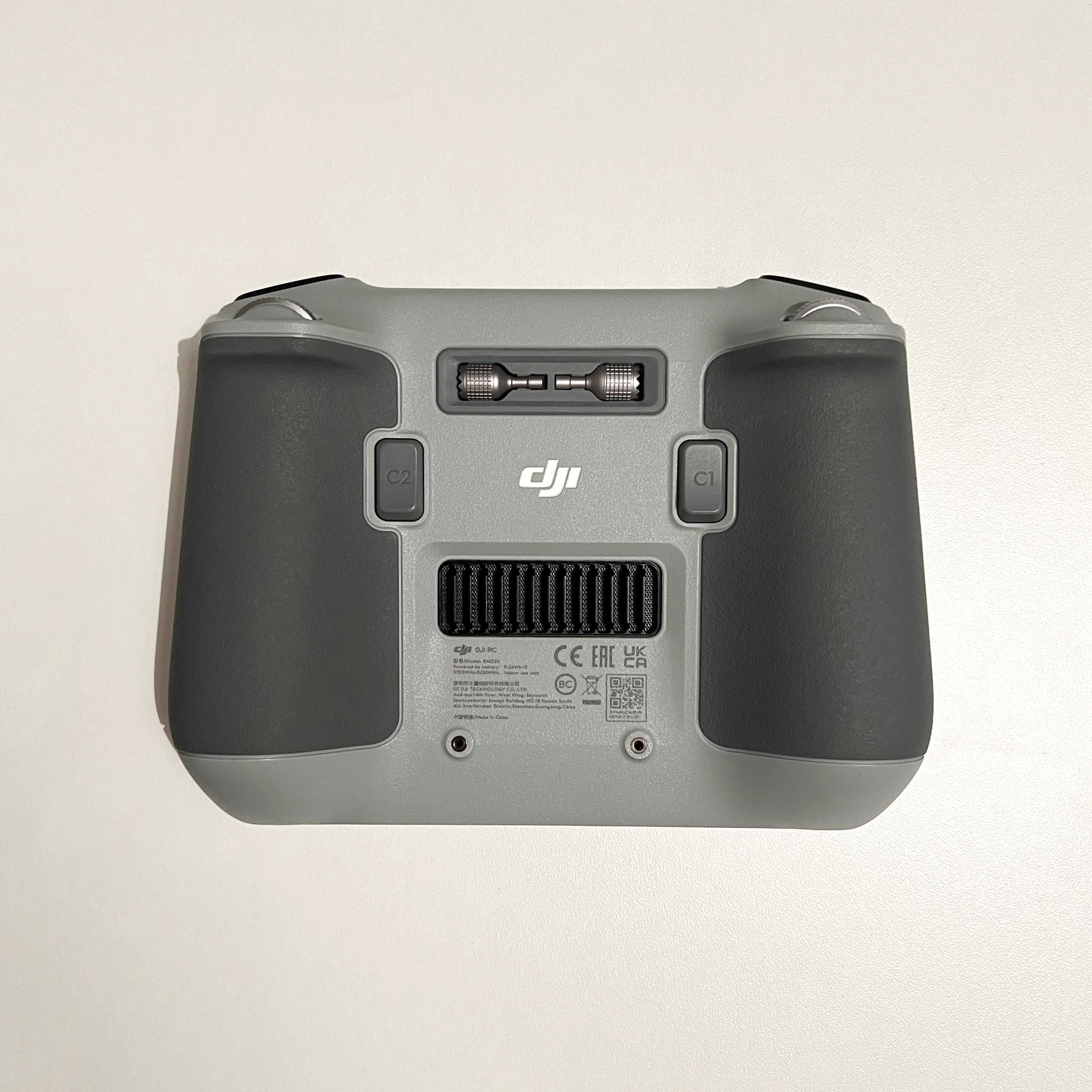 Дрон DJI Mavic 3 квадрокоптер - DJI RC, батарейка, зарядка, чехол
