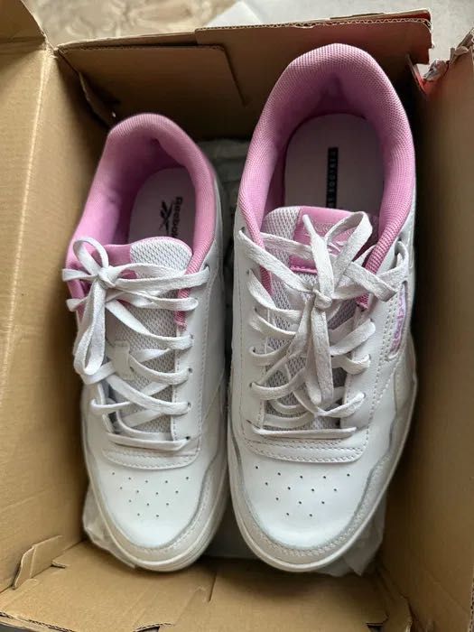 Продаю кроссовки оригинал Reebok