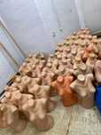 Продам маникены, стелажи по цене договоримся!!!количество 130 штук