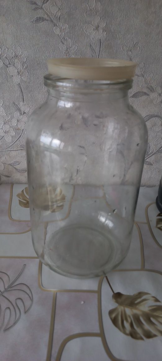 Продам банки 2х литровые