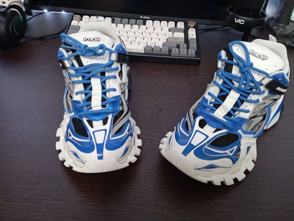 Balenciaga track 2