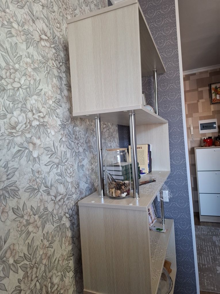 Продам книжнюю полку!