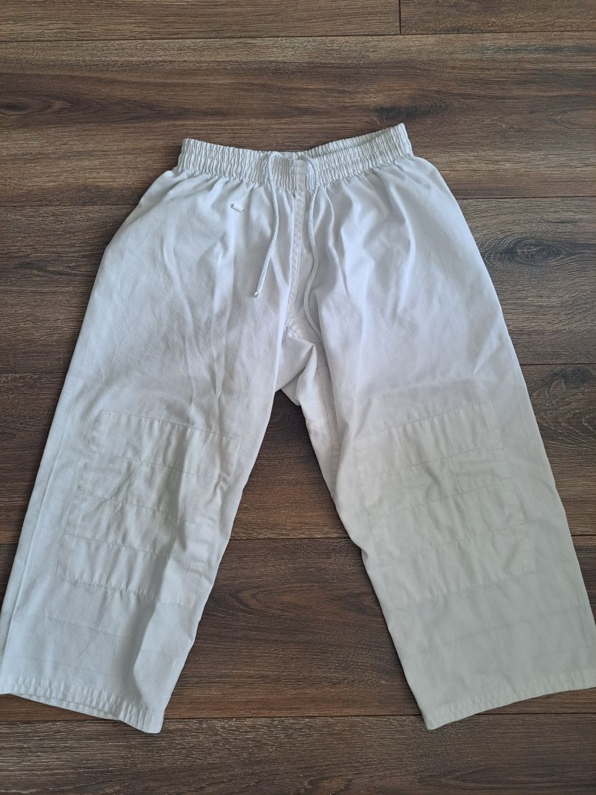 Продам кимоно для дзюдо, б/у 2000