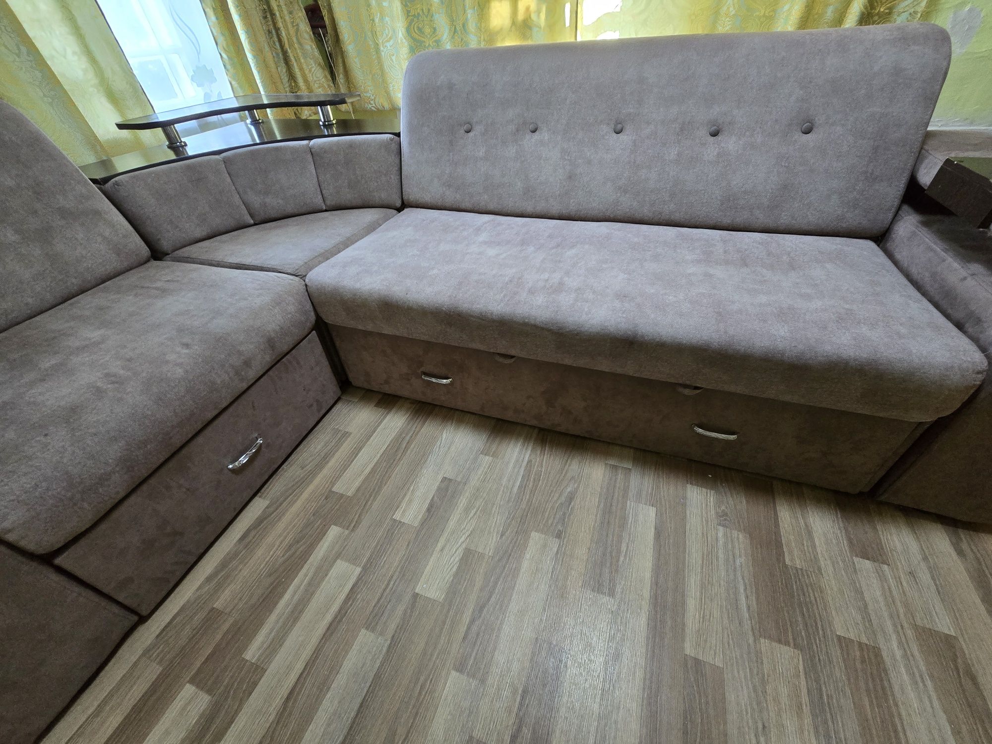 Продам угловой диван