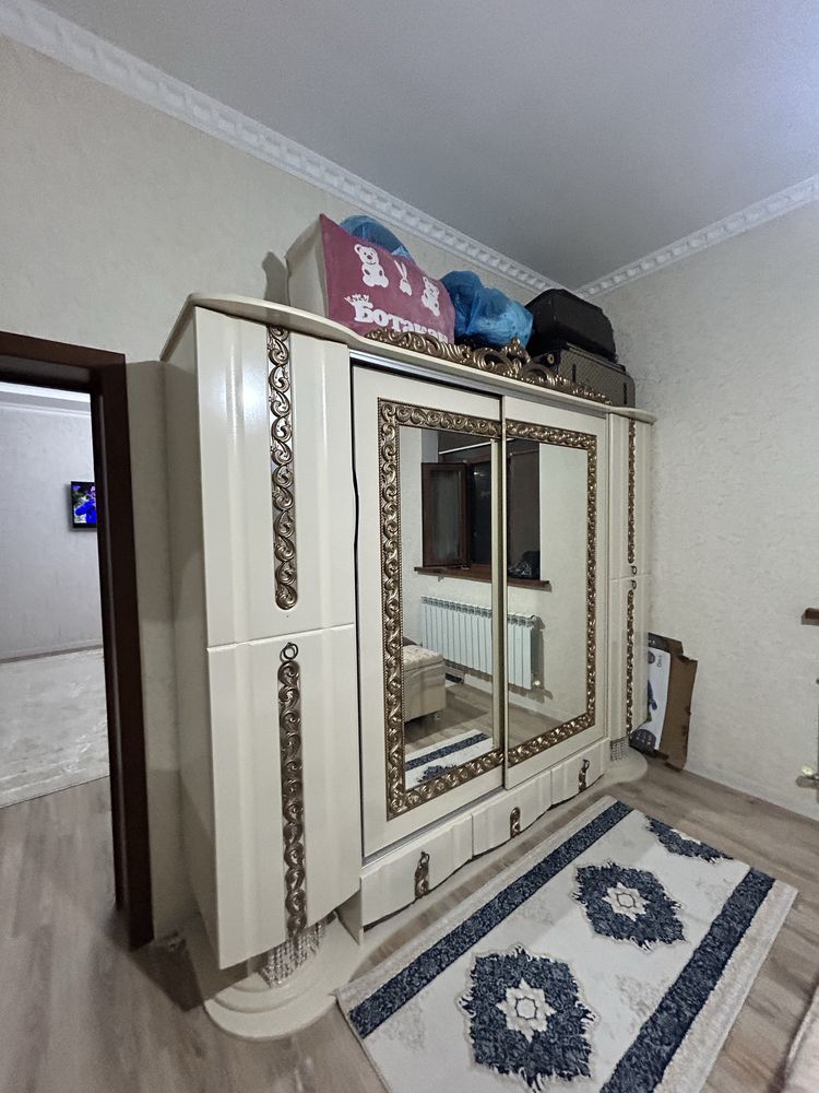 Спальный гарнтирур с кроватью и с матрасом ..