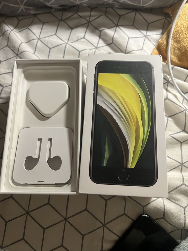 iPhone SE срочно