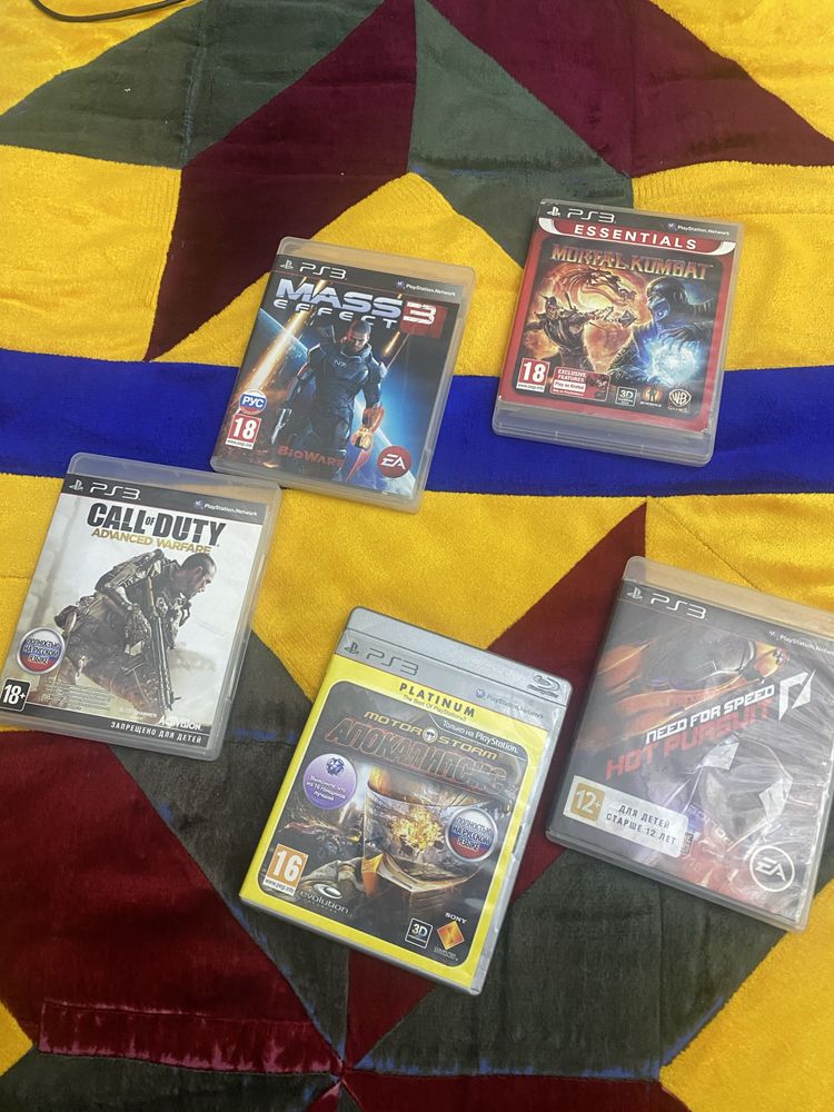 Playstation 3 с играми, два джойстик в подарок