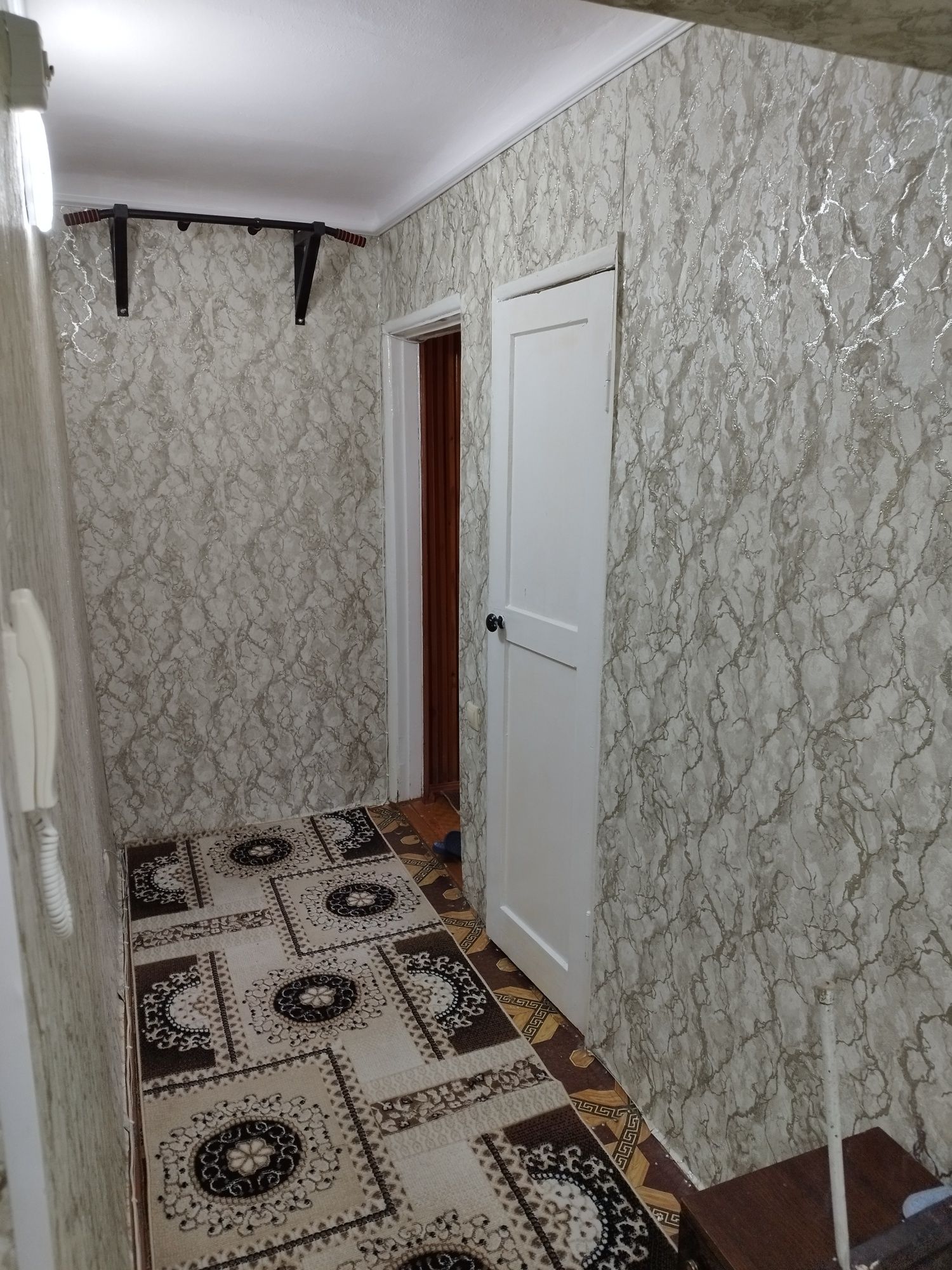 Продам квартиру на ГЭС , ЦЕНТР