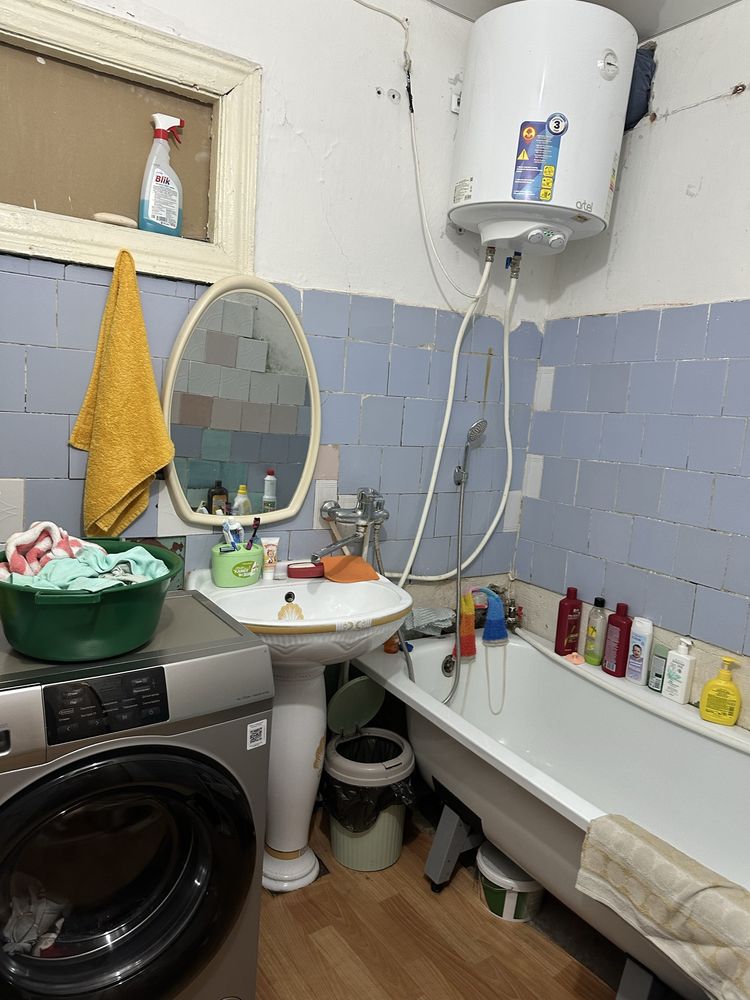 Продам 2 комнатную квартиру в центре