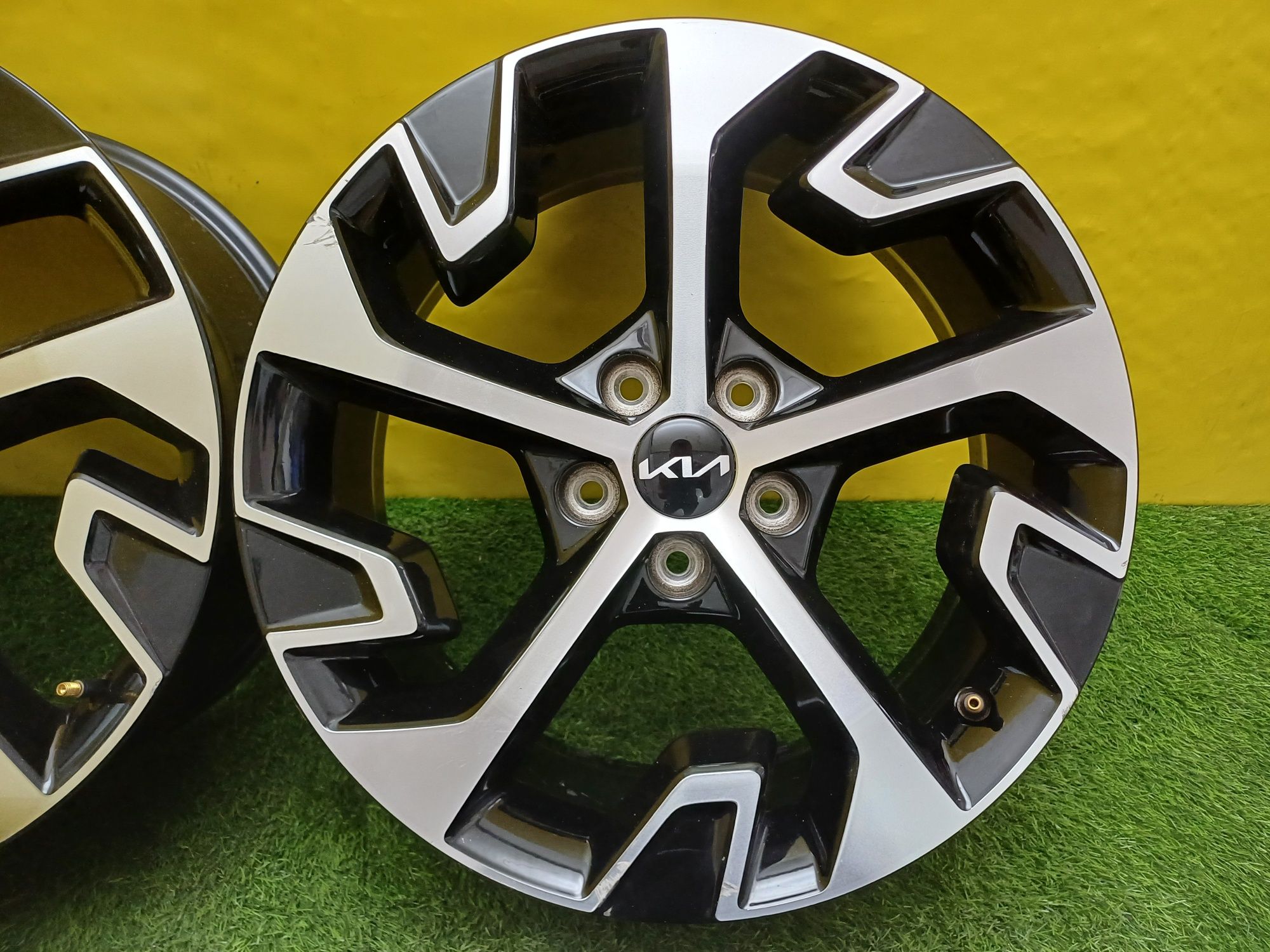 Диски R18 5×114.3 на Kia и другие.