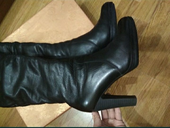 Зимние кожаные сапоги