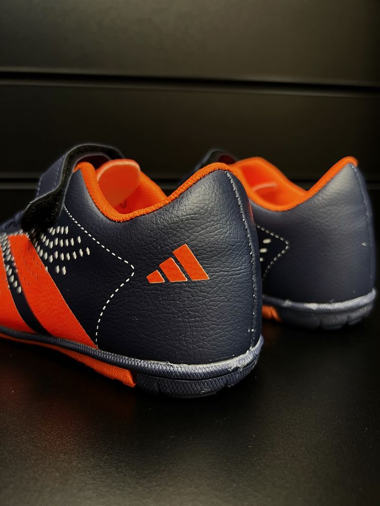 Детские бутсы/сороконожки Adidas Predator на липучке 27-32 размера