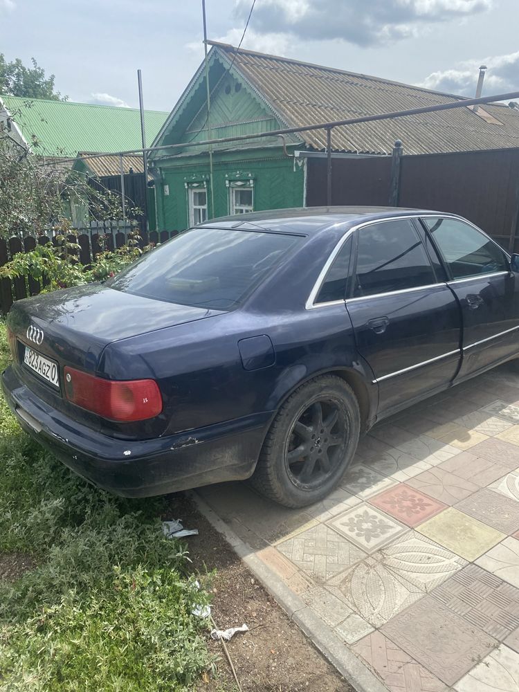 Продам ауди а8 д2 в среднем состояние