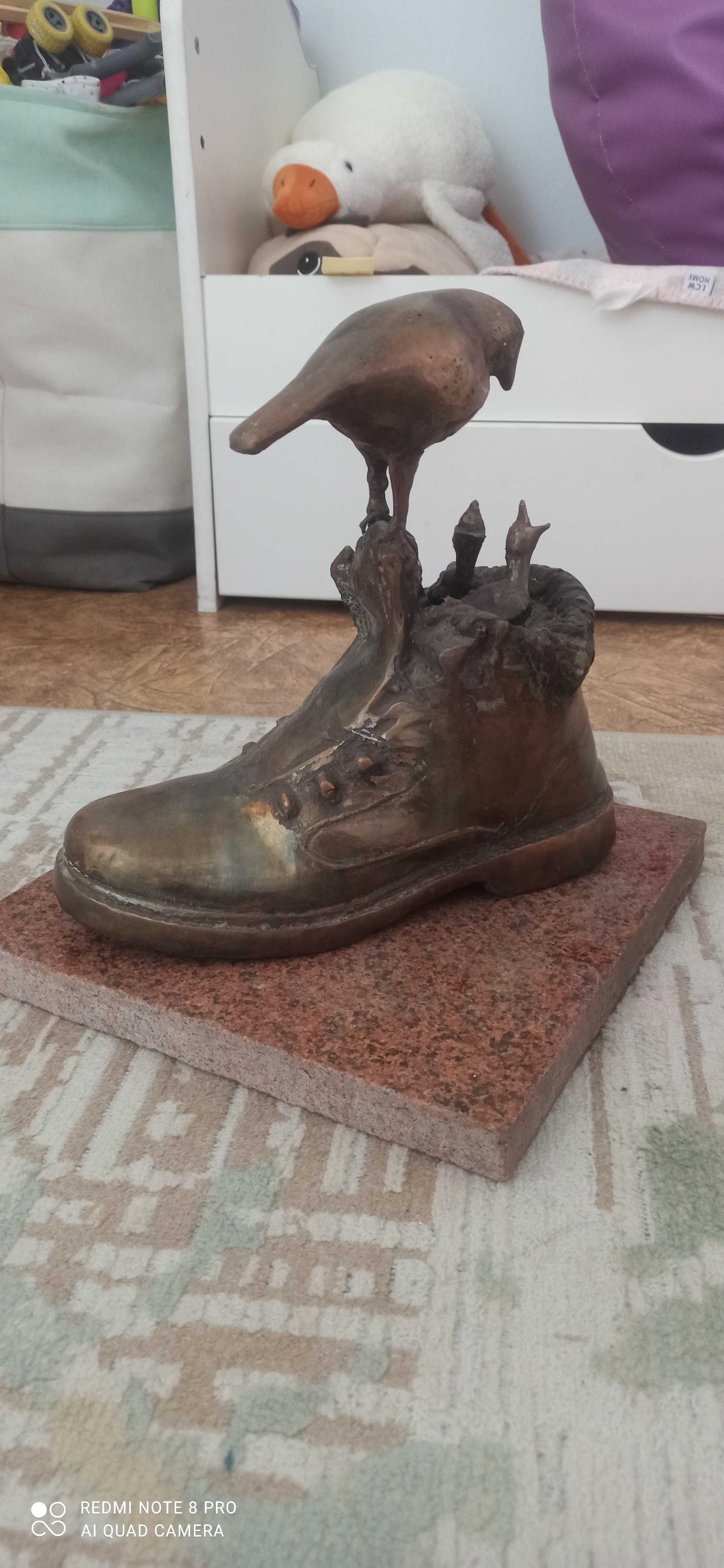 Бронзовая скульптура