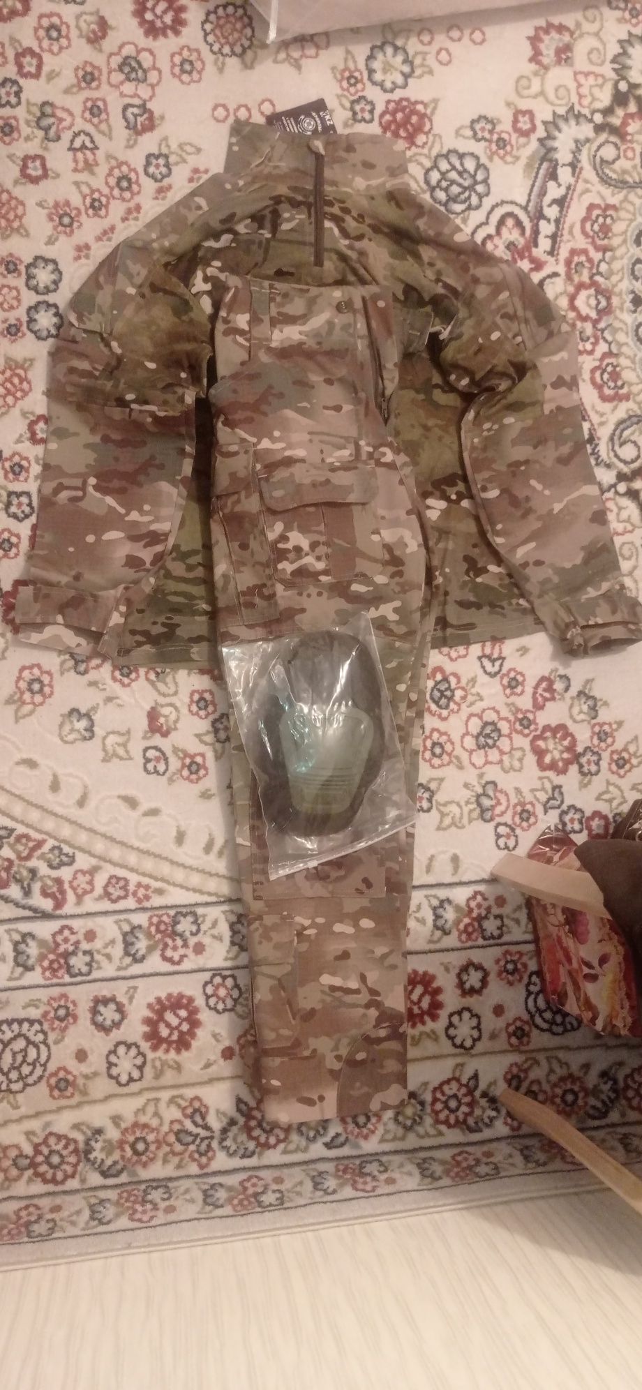 Продам костюмы камуфляжные