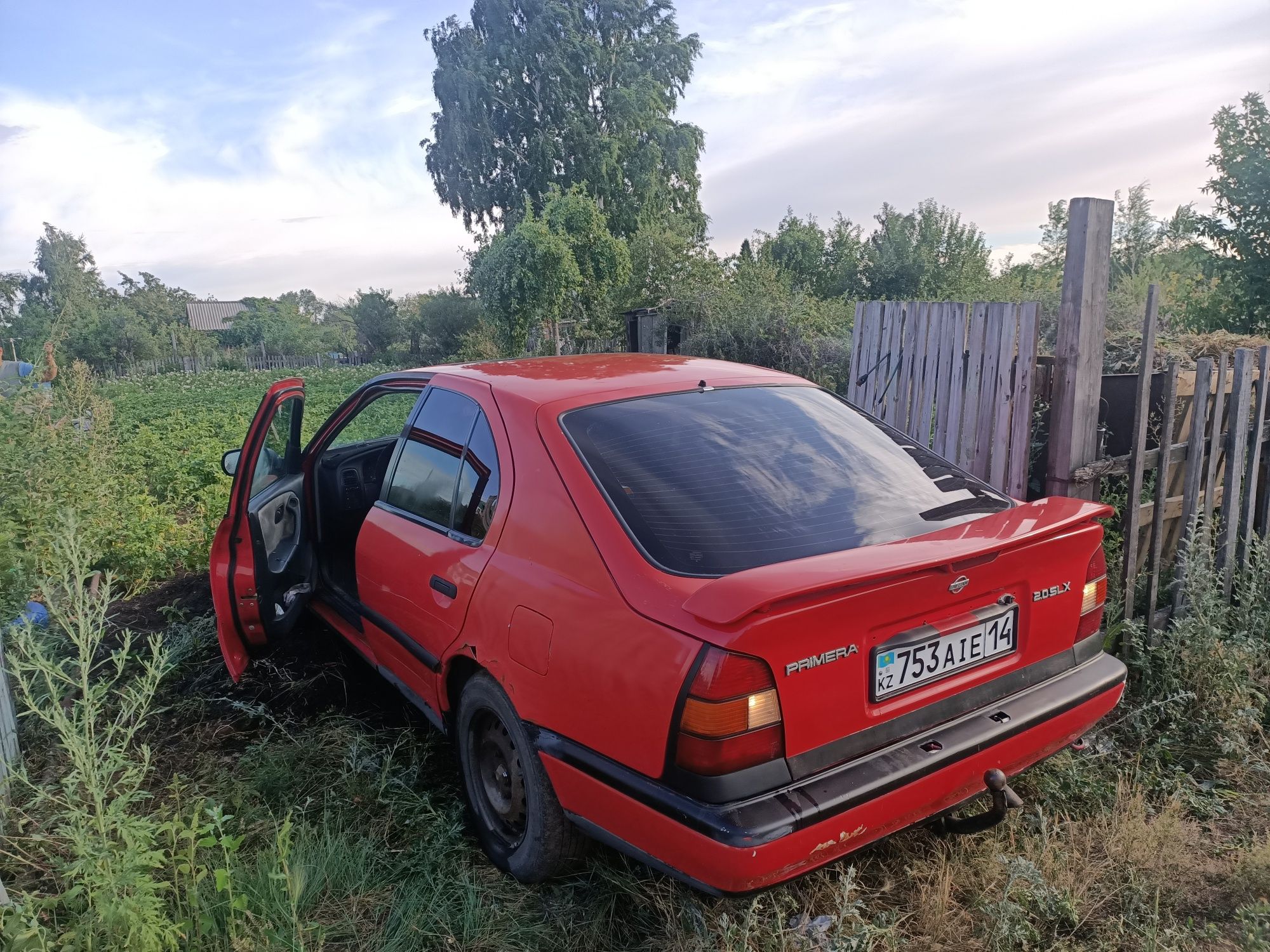 Авто Ниссан примьера р10