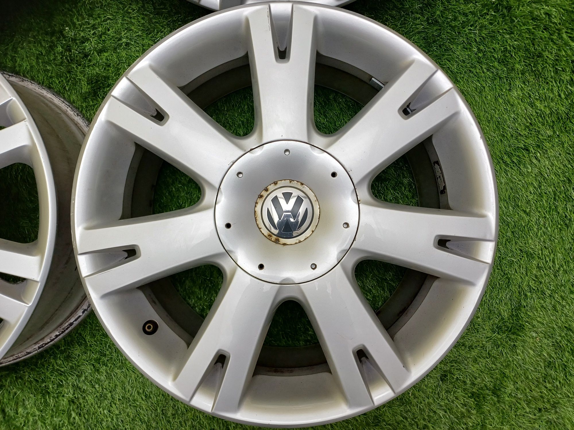 Диски R18 5x130 на Volkswagen Touareg.