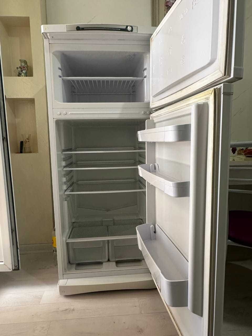 Продам холодильник
