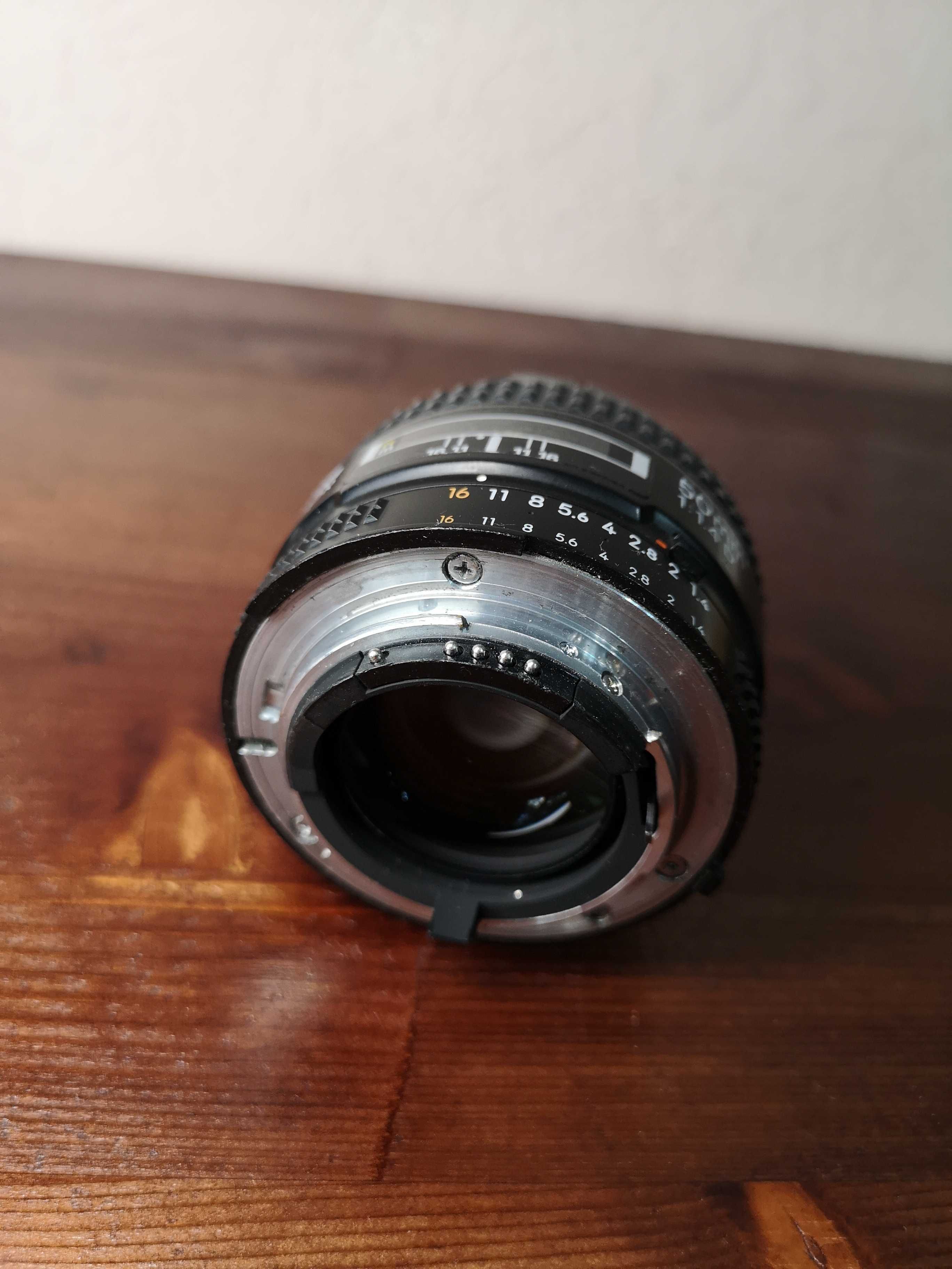Объектив AF Nikkor 50mm 1.4D на Nikon