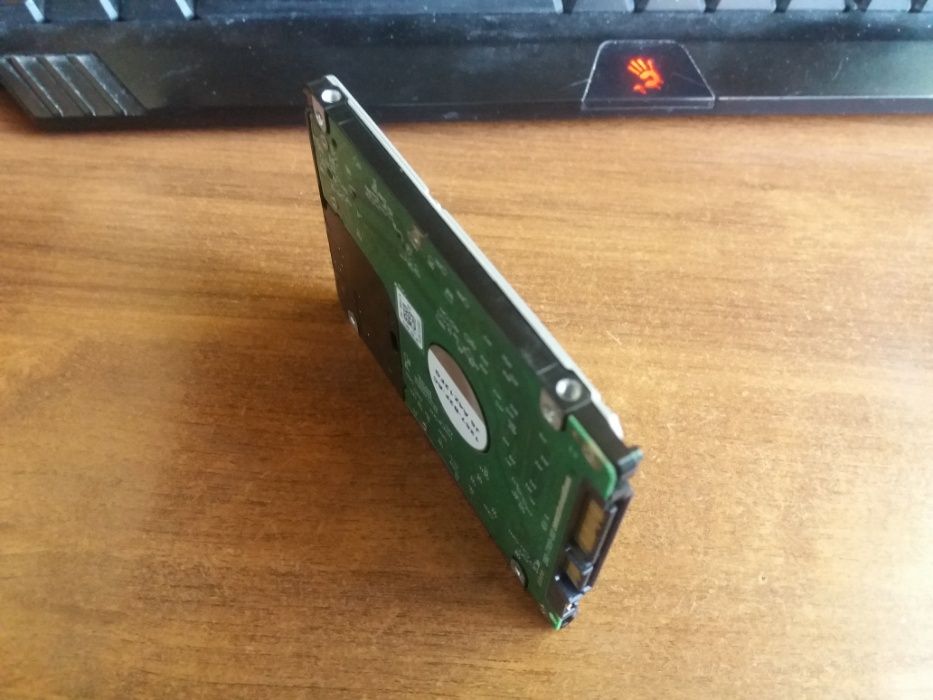 Жесткий диск на ноутбуку 500 gb WD green тонкий (почти новый)