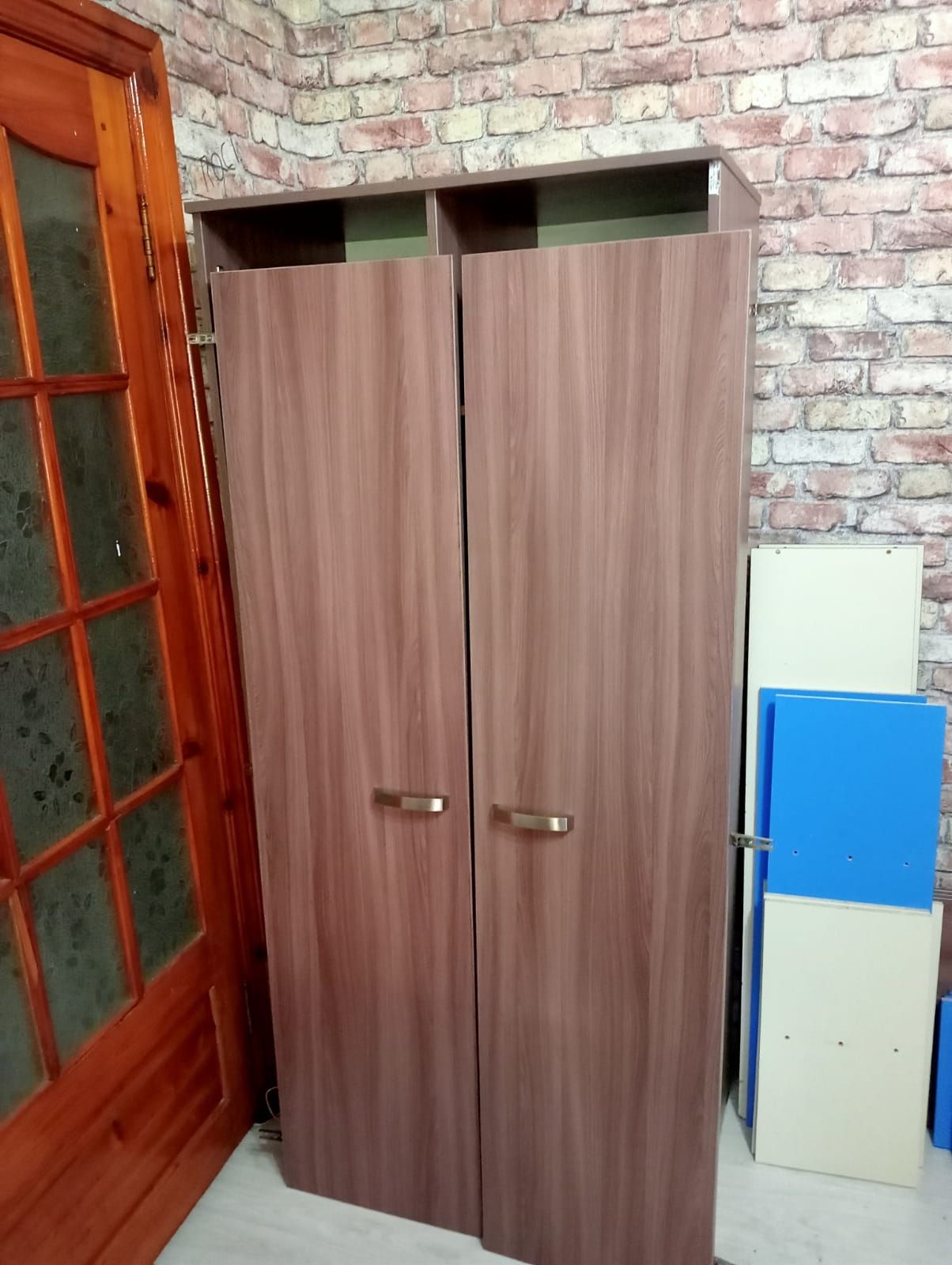Продам шкафы платяные
