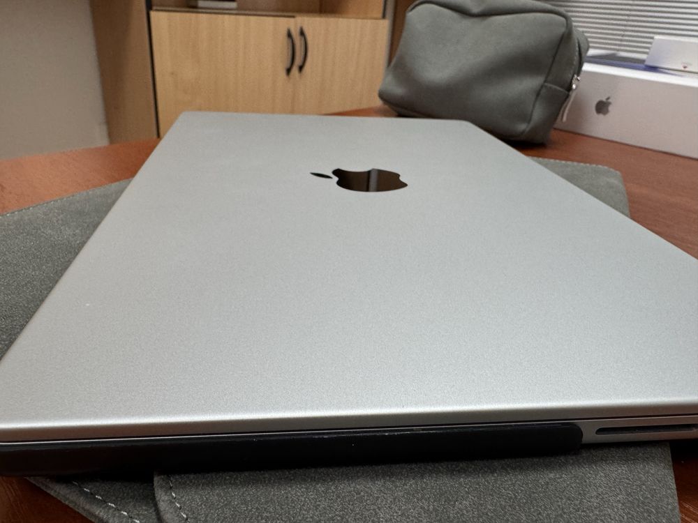 MacBook Pro 14” (M1 Pro, 16GB / 1TB SSD)