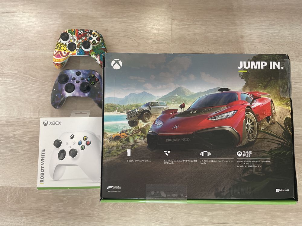 Xbox series X 1tb + 2 геймпада