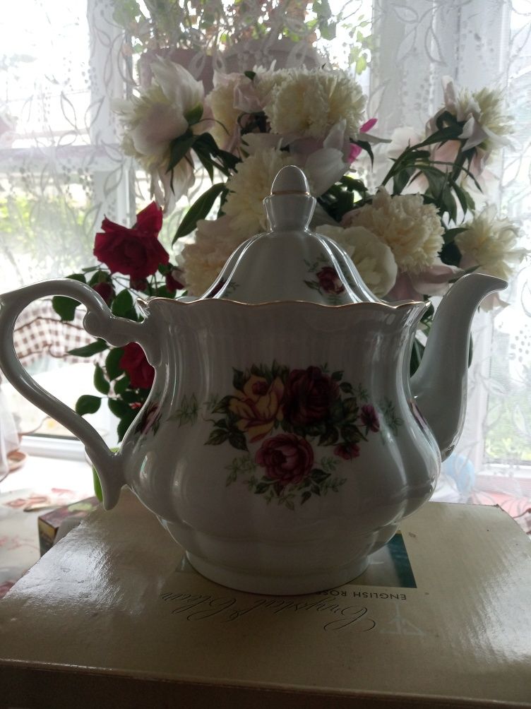 Продам новый шикарный чайник, район Саяхата.