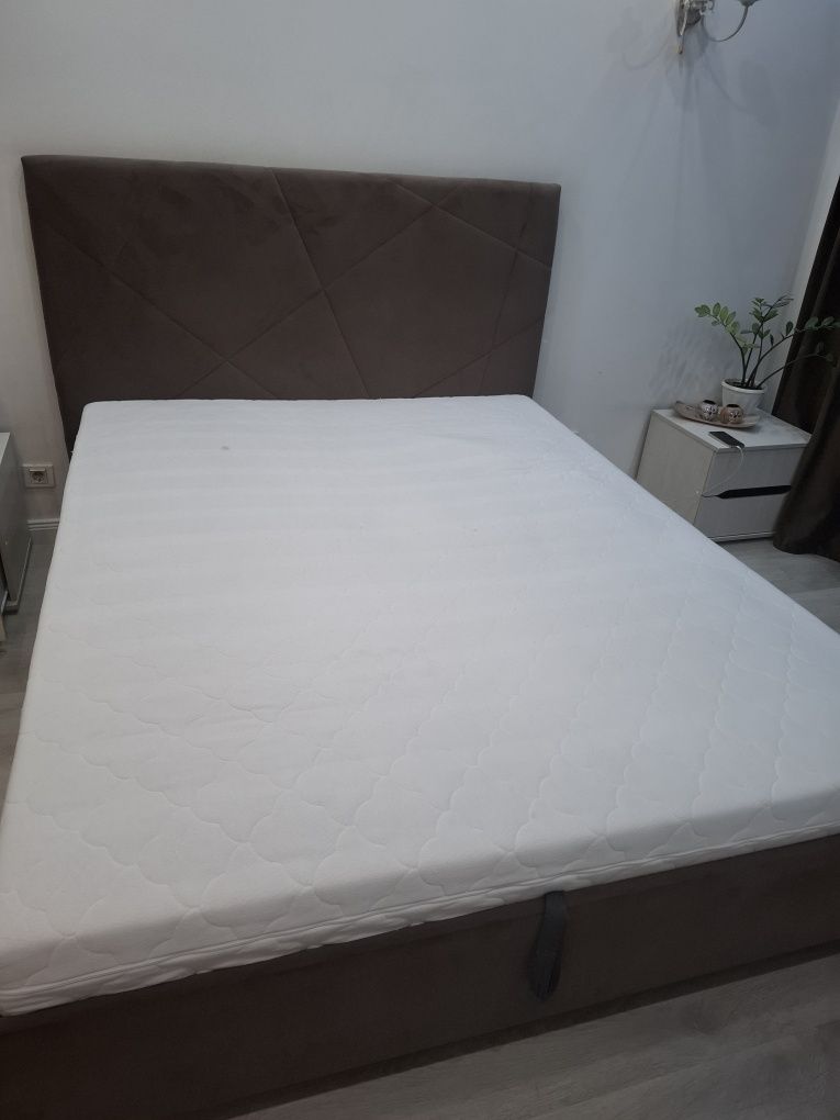 Срочно Продам  Спальный Кровать с Матрасом