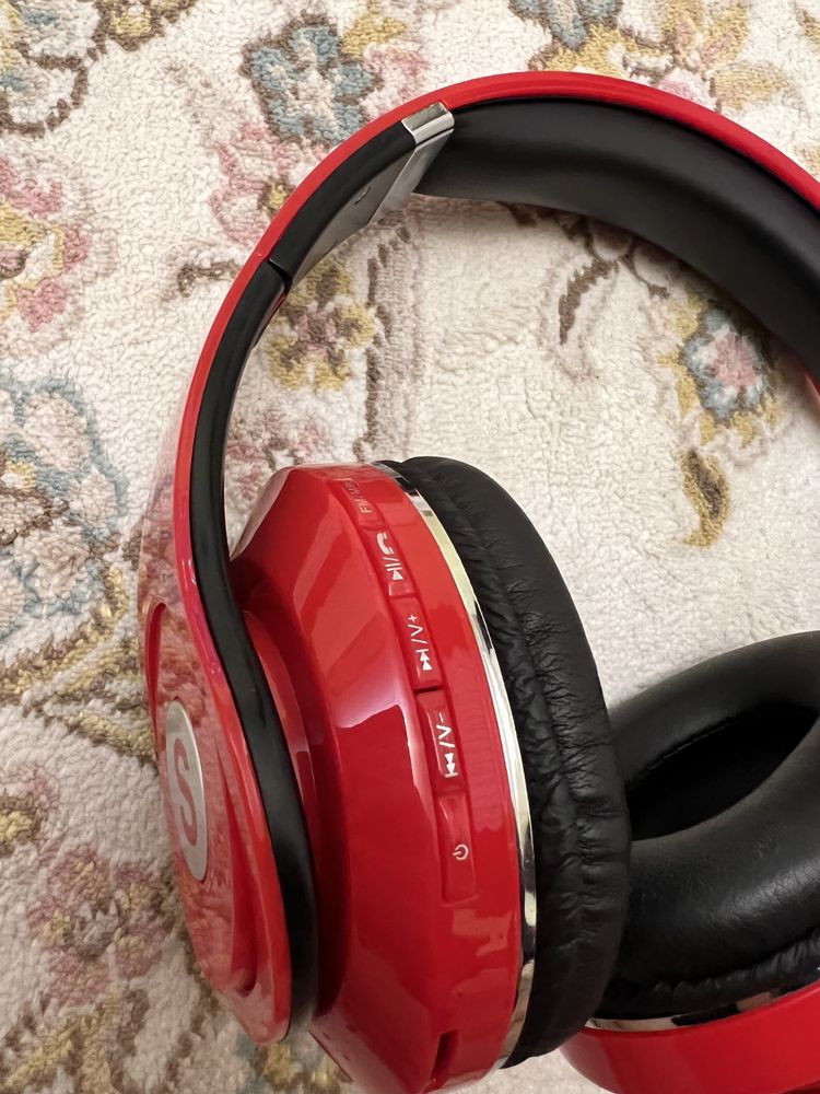 Наушники Bluetooth