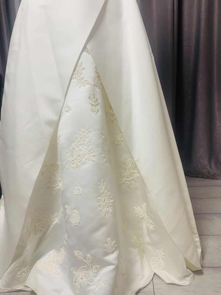 Продам шикарное свадебное платье пр.Германия.