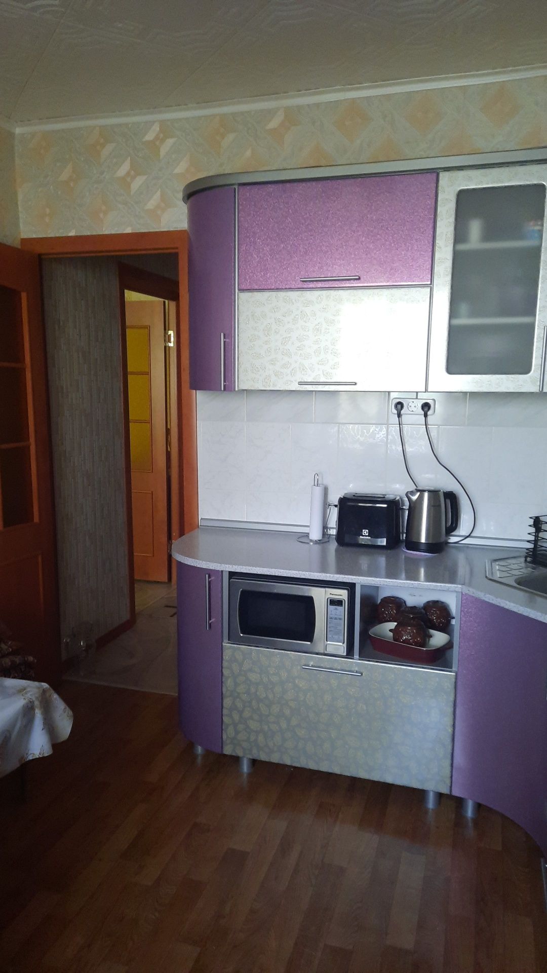 Продам трех комнатную квартиру улучшенной  планировки 3мкр.16д.