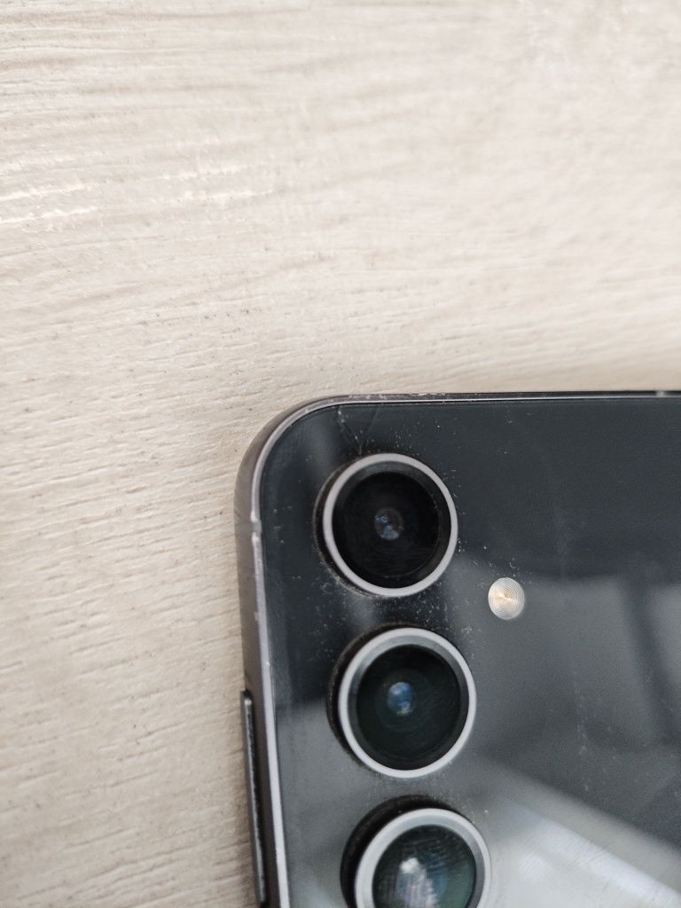 Samsung S23FE очень хорошо снимает