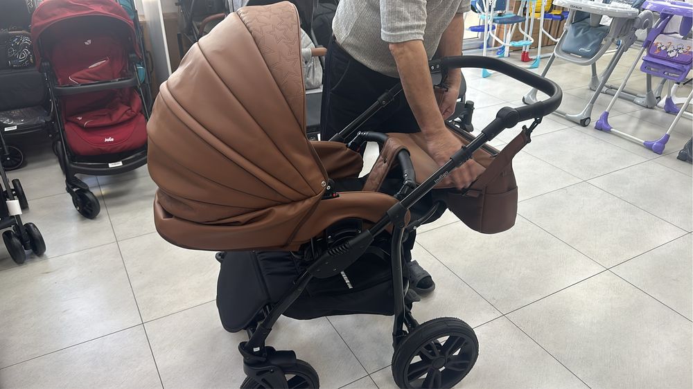 Продам коляску в хорошем состояние
