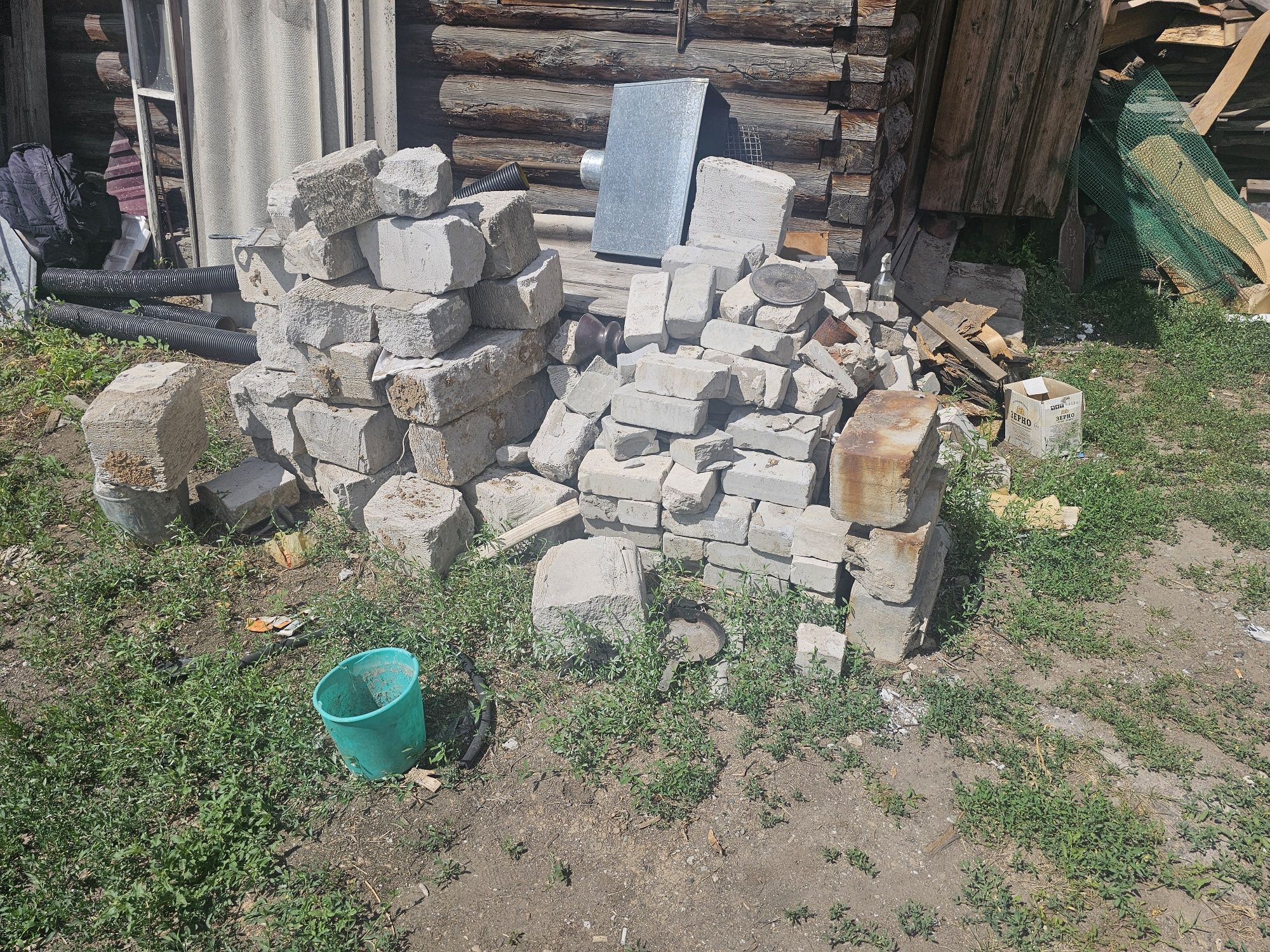 Продам кирпичи и шифер