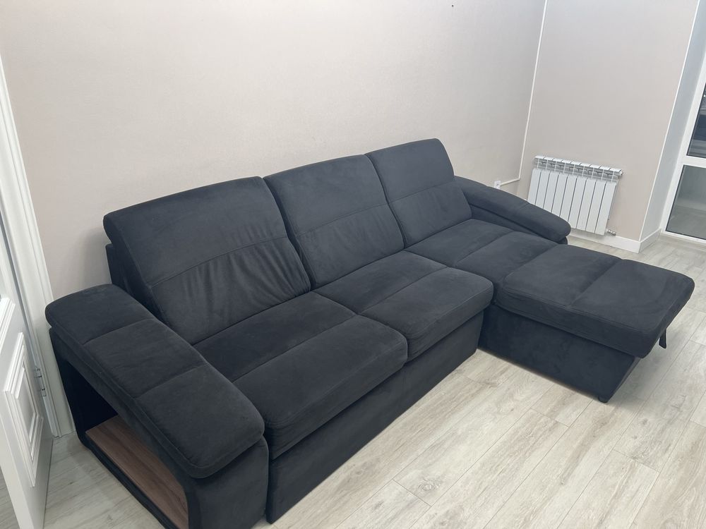 Продам диван 2.5 метров графитового цвета