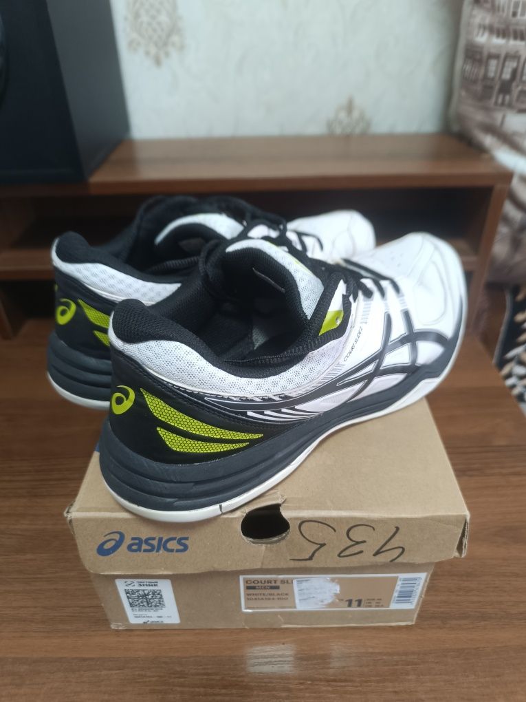 Asics court slide2