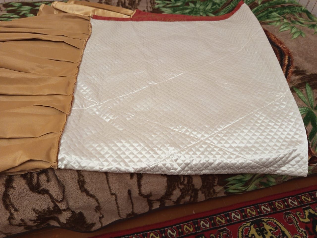 Покрывало с падушками