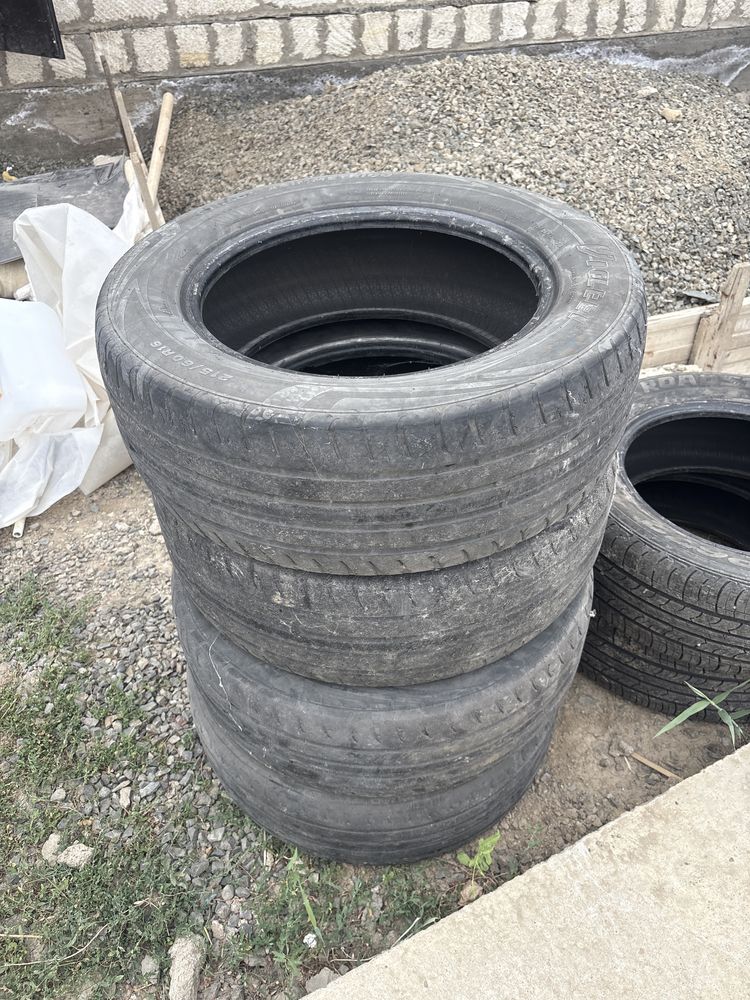 215/60 R16 Viatti б/у камри