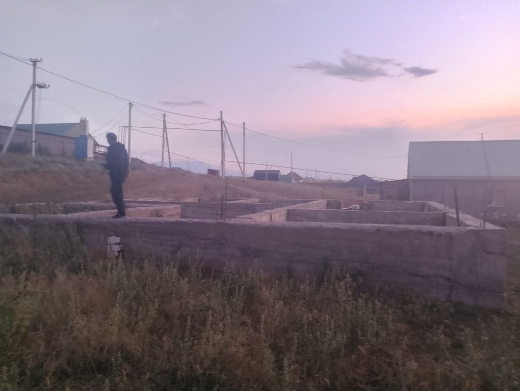 Қайназарда 10 Соток Жер Сатылады