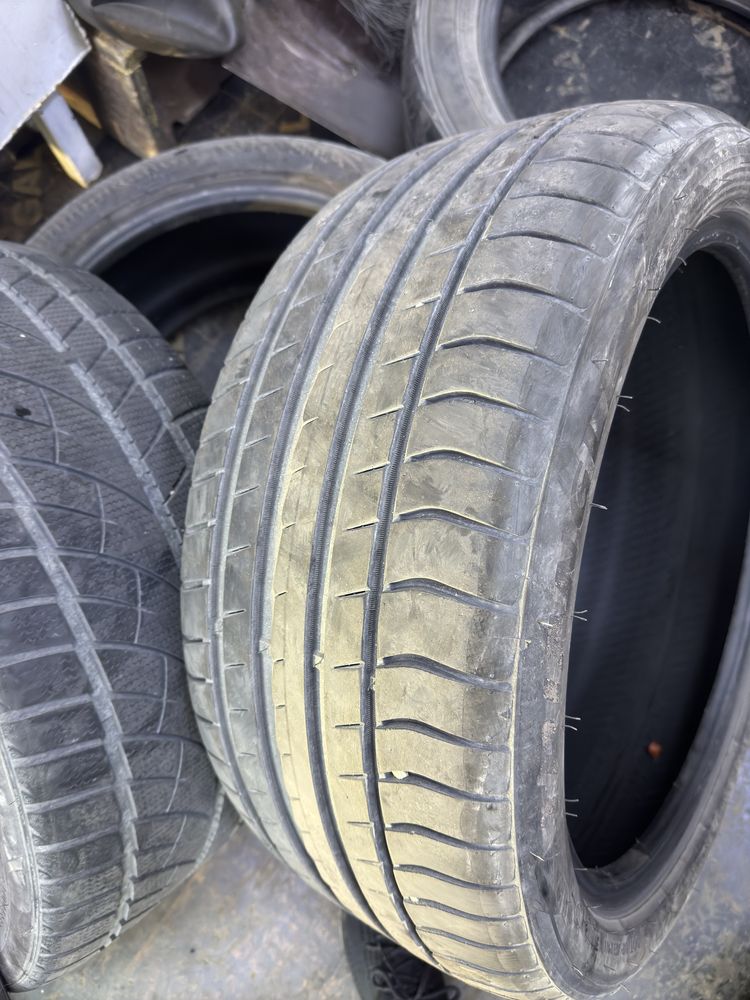 Продам шины 245/40/18